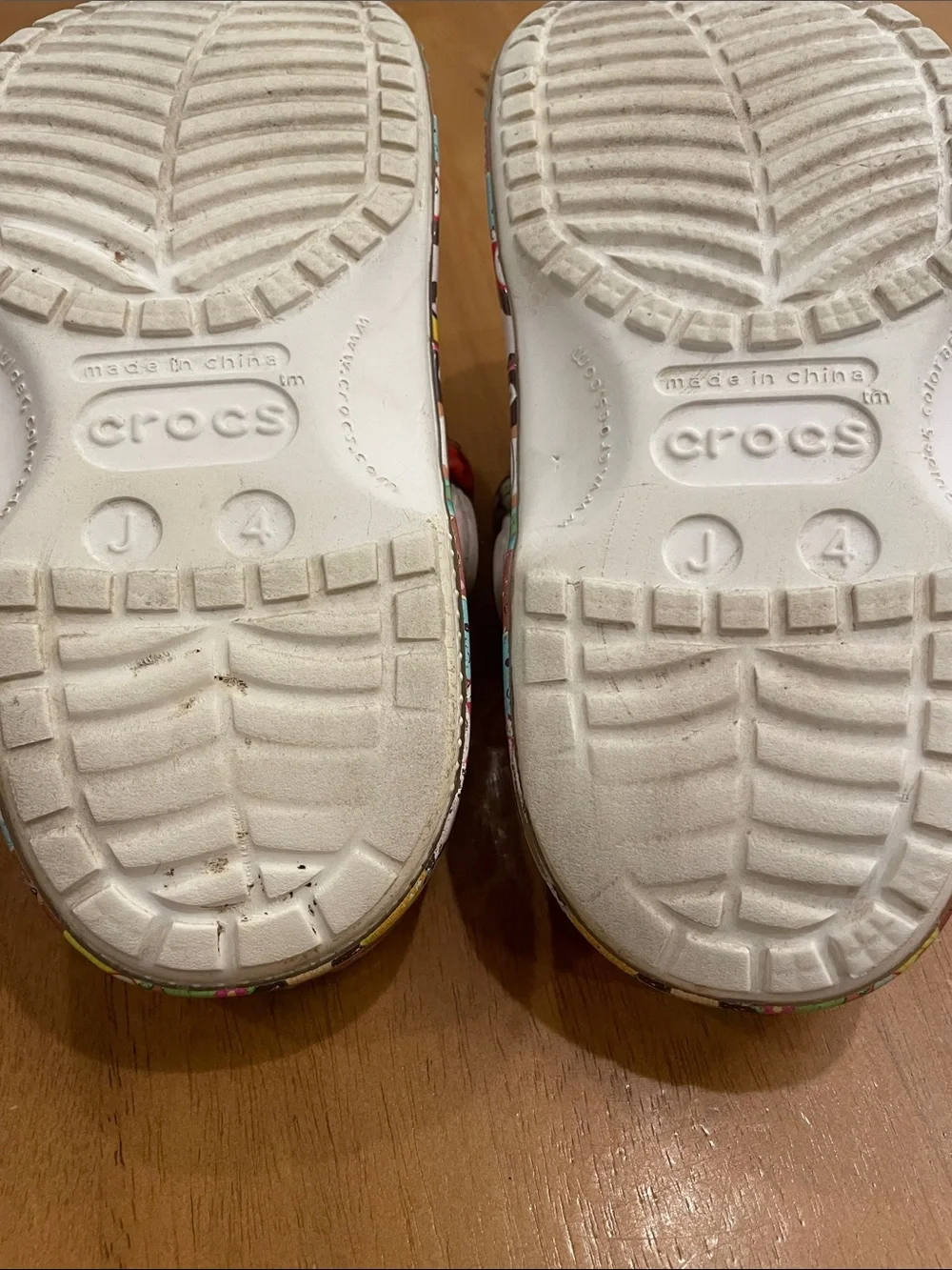 CROCS Squishmallows J4 Clogs Kids White Special Edition Charms Girls Size 4